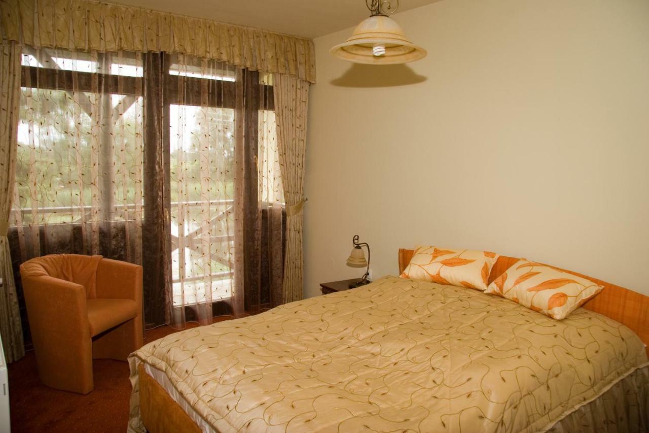 Hotel Fortuna Dávod Habitación foto